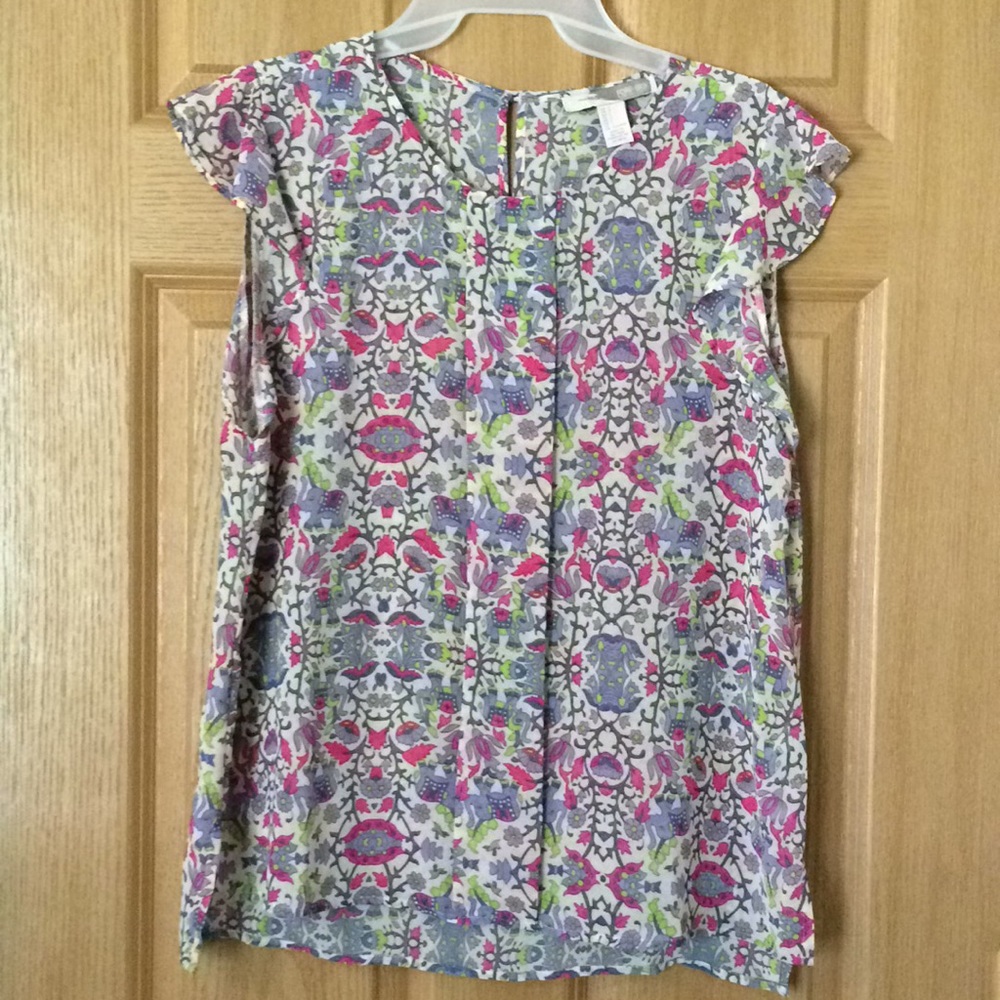 Forever 21 Elephant print Ruffel sleeve